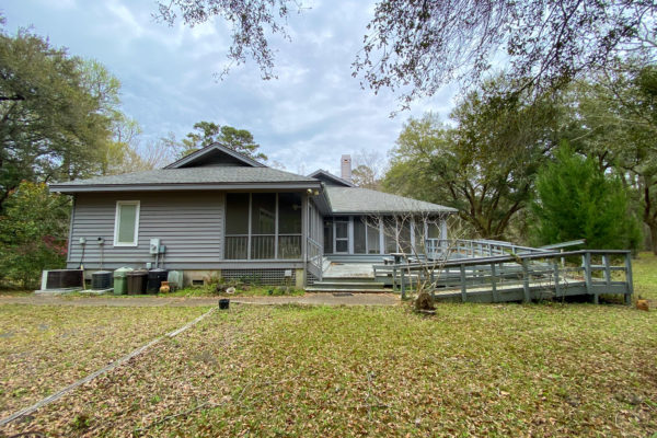 House with Land on Wadmalaw 1433 Martins Point