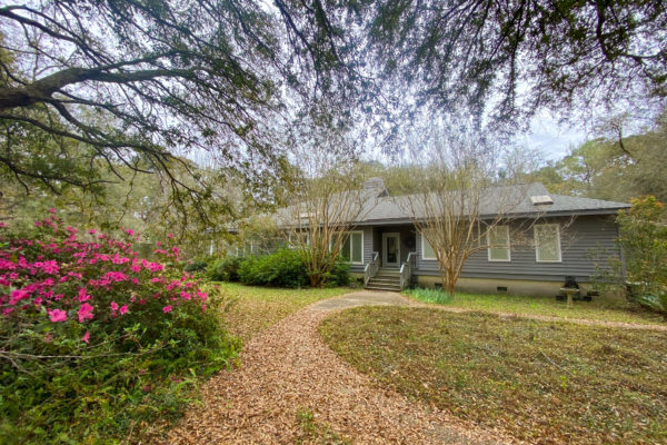 House with Land on Wadmalaw 1433 Martins Point