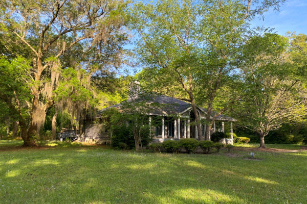 House with Land on Wadmalaw 1433 Martins Point