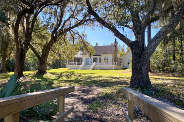 1952 Longcreek Road Wadmalaw Island Waterfront Tidal Creek Home on Bohicket