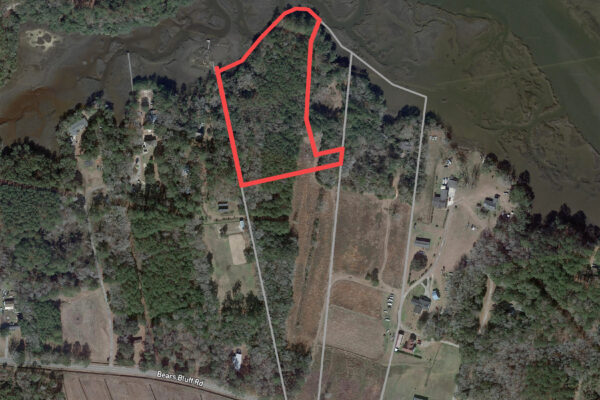 5.8 acres wadmalaw island bears bluff road Lot A - as shown on subdivision plat of TMS 219-00-00-088