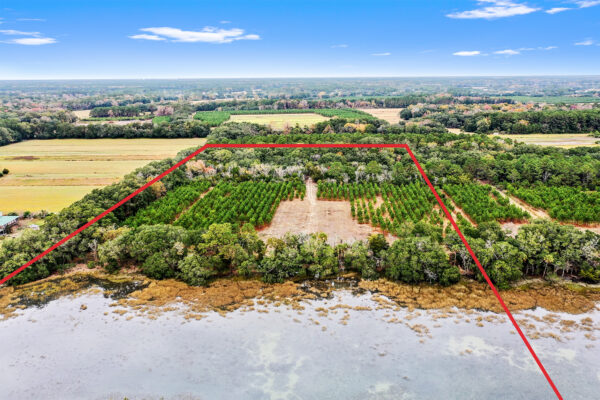 Agricultural estates on Johns Island, featuring ample homesites along the marshes of Chaplin's Creek, overlooking the Kiawah River